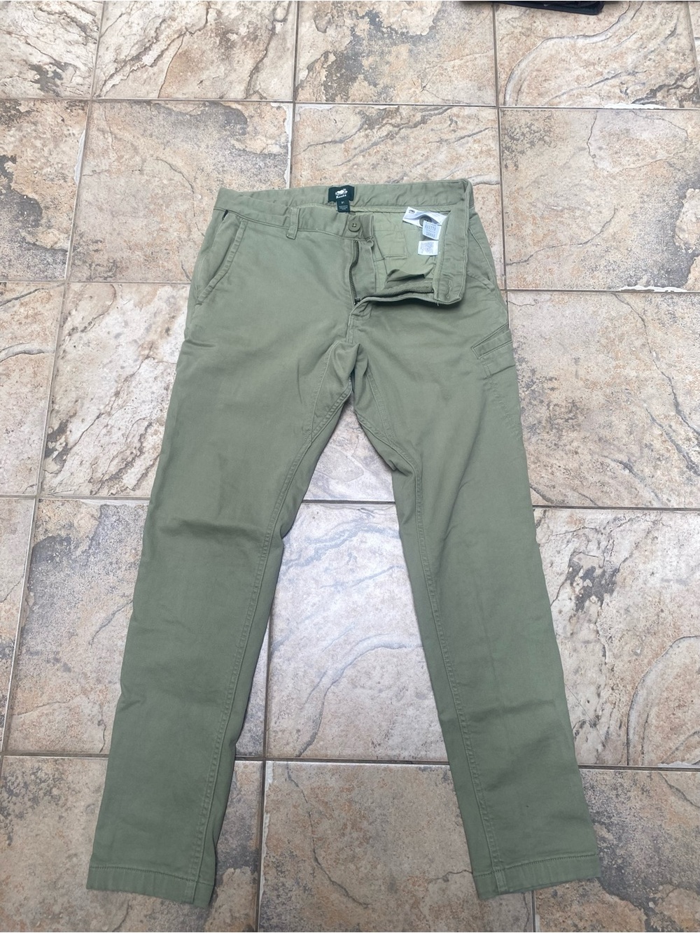 Roots Men's Olive Green Chinos Pants Size 31